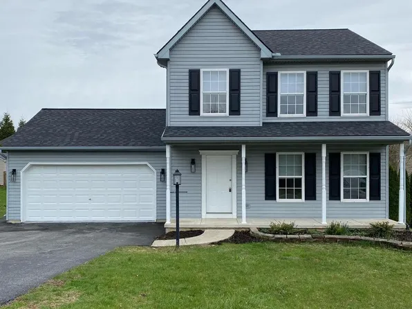 55 Burberry Ln, Mount Wolf, PA 17347