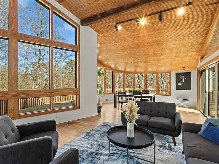 120 Laurel Dr NE — Photo 11