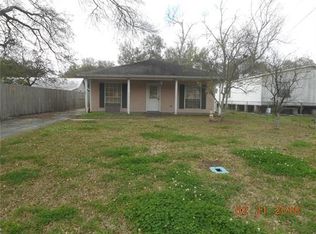 141 Cedar Dr, Belle Chasse, LA 70037