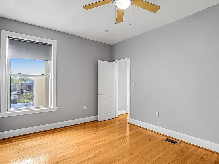 306 R St NW — Photo 42