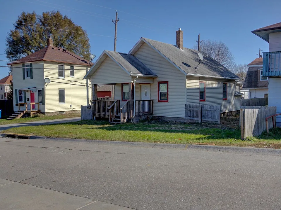 123 3rd St