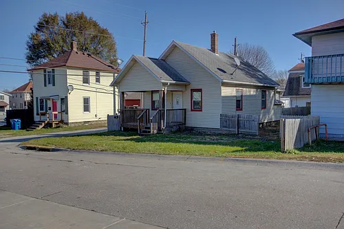 123 3rd St Photo 1