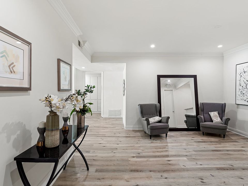 1st image of 430 N Maple Dr APT 203