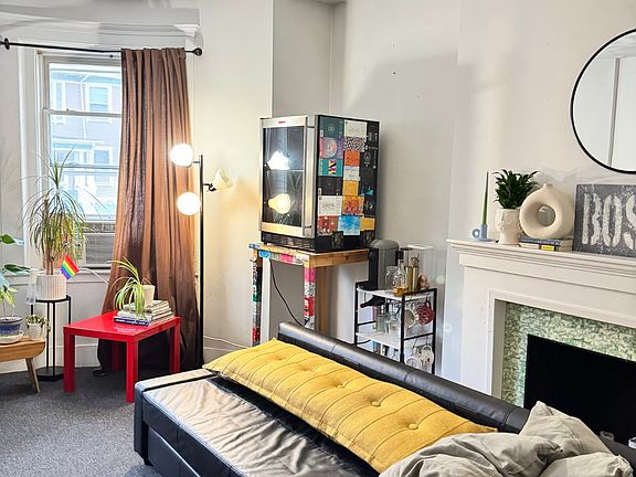 5th image of 675 Washington St #2D