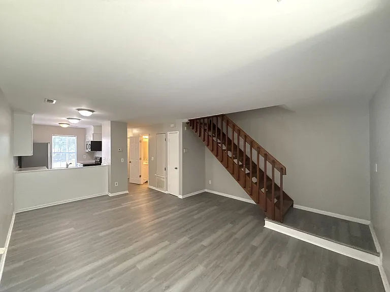 4042 Briarhill Dr — Photo 6