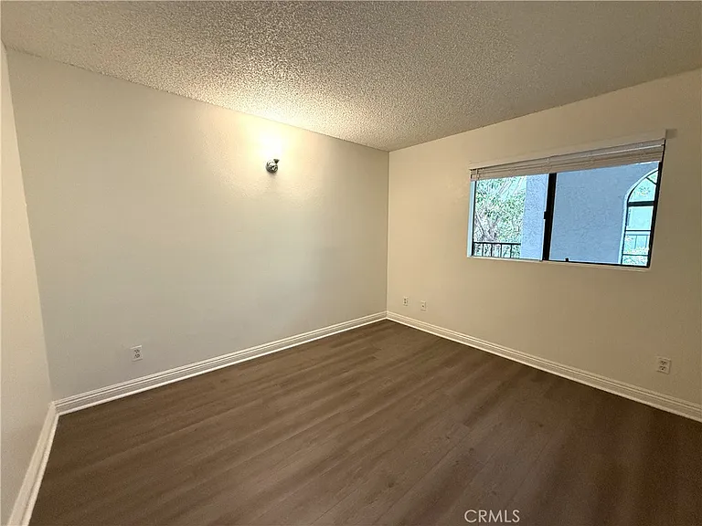 1212 Gladys Ave #303 — Photo 14