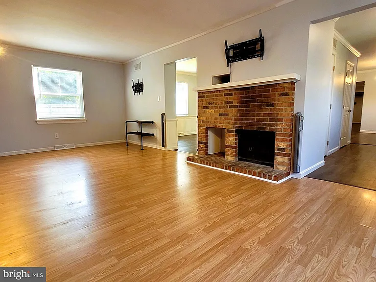 6 Tudor Ct — Photo 16