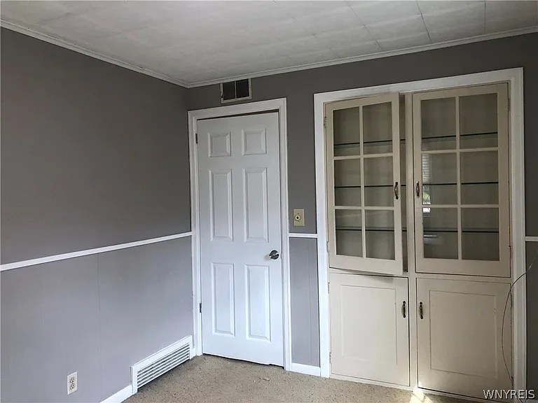 200 Koenig Rd — Photo 20