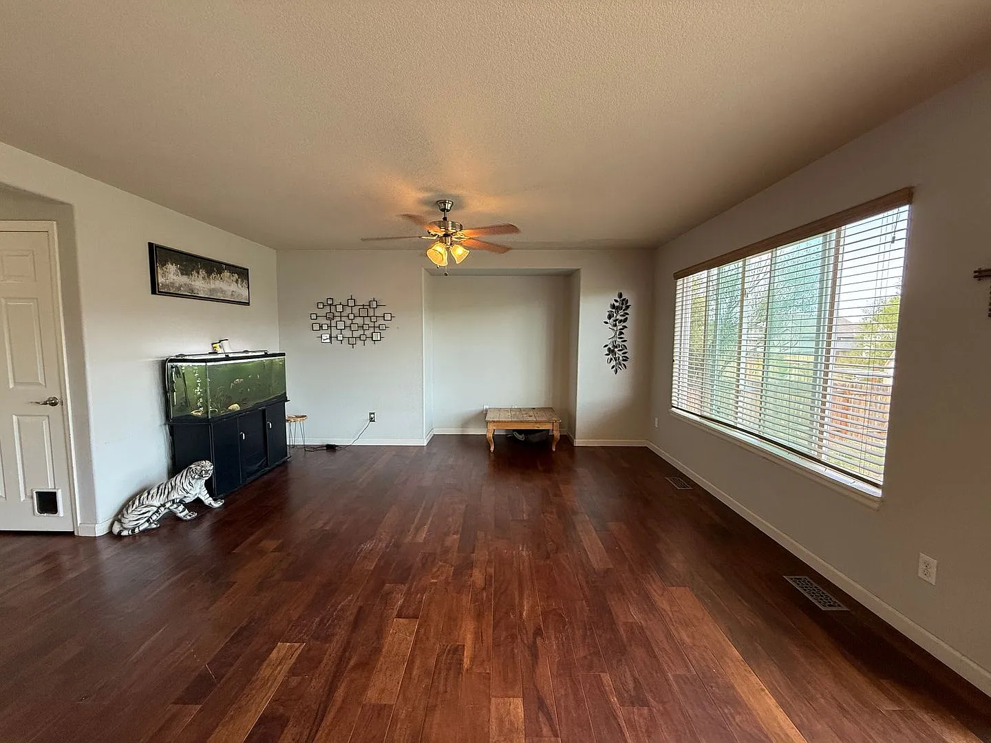Beautiful Pet-Friendly Home Near All Three Military Bases — Photo 3