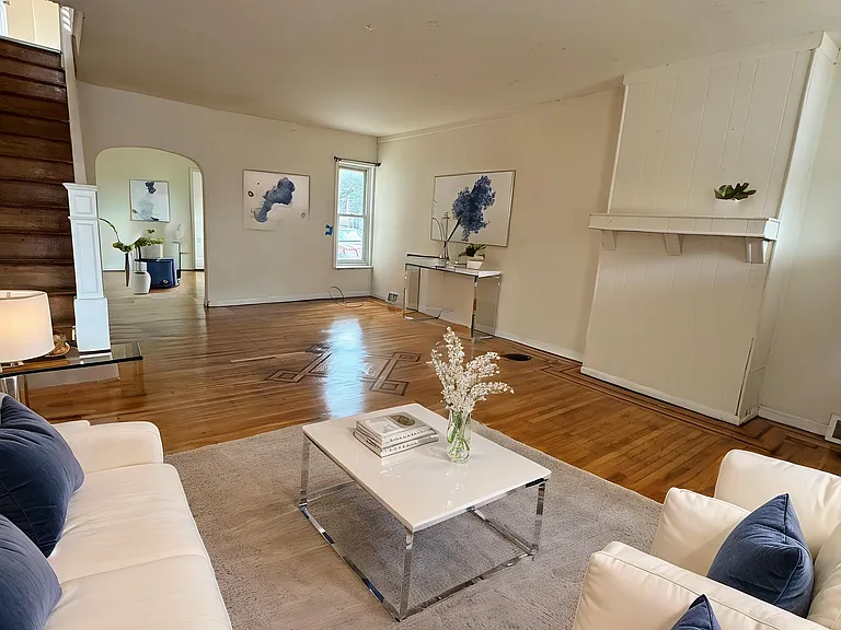 521 E Westmoreland St — Photo 1