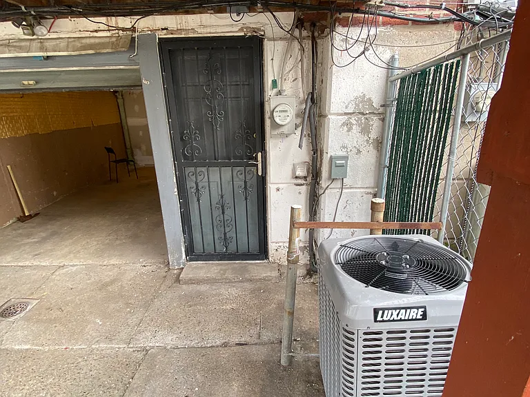 8732 Ditman St — Photo 20