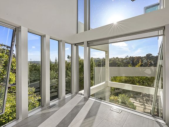 3rd image of 15045 Rancho Real