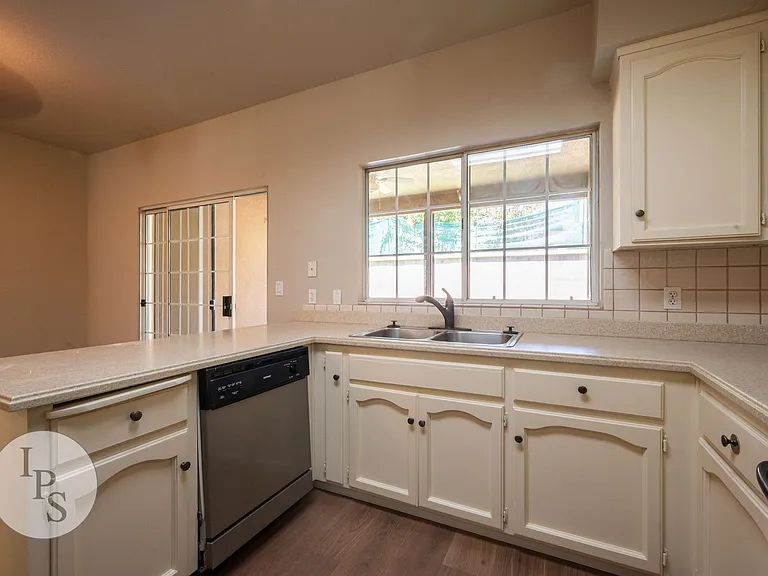 8153 N Cedar Ave #126 — Photo 9