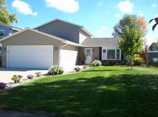 125 Bethesda Cir, Elyria, OH 44035