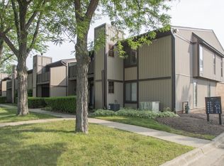 2741 Blackfriars Dr NW, Canton, OH 44708