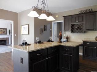 1782 Ring Neck Dr, Rochester, MI 48307