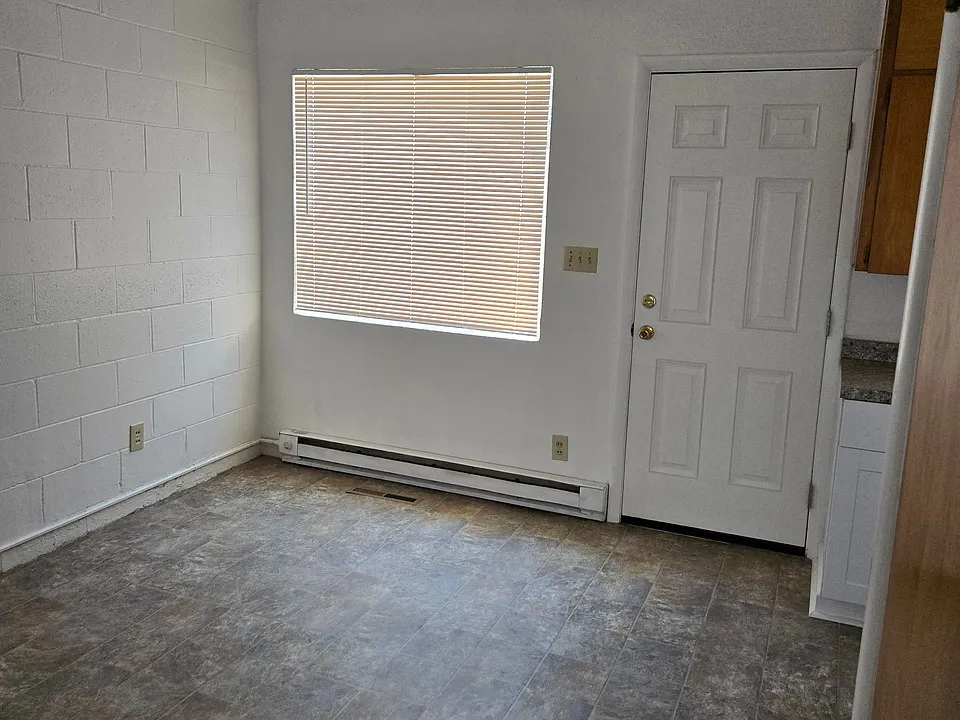 85 NW 8th St