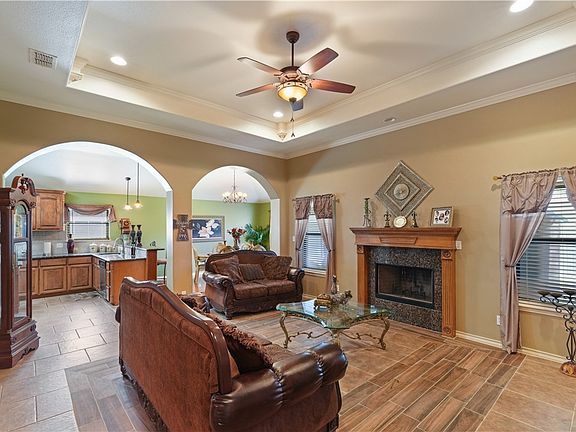 5th image of 14421 Red River Dr