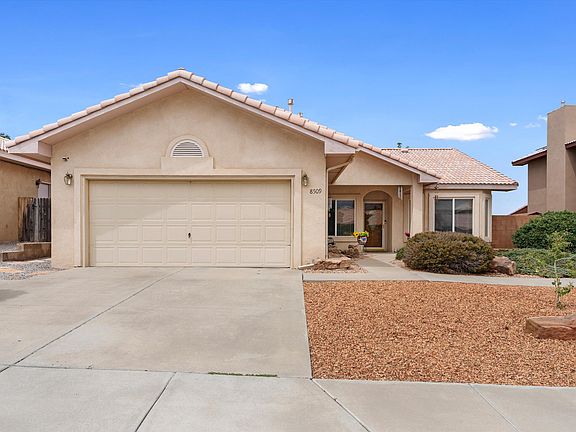 2nd image of 8509 Vista Del Norte Dr NE