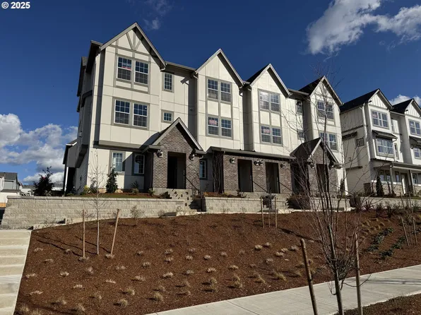 13918 SW River Terrace Blvd, Tigard, OR 97223