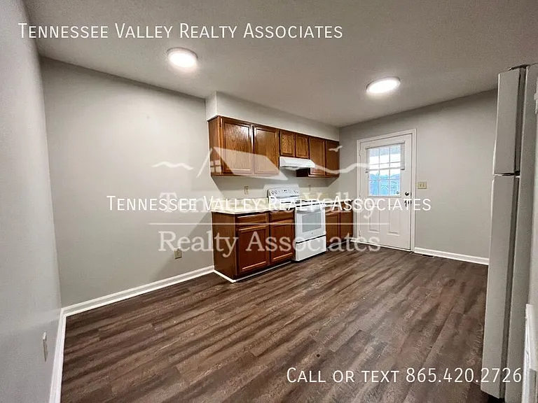 755 Kirk Ave — Photo 5