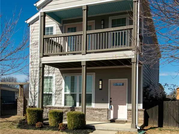 4272 W Bradstreet Ln, Fayetteville, AR 72704