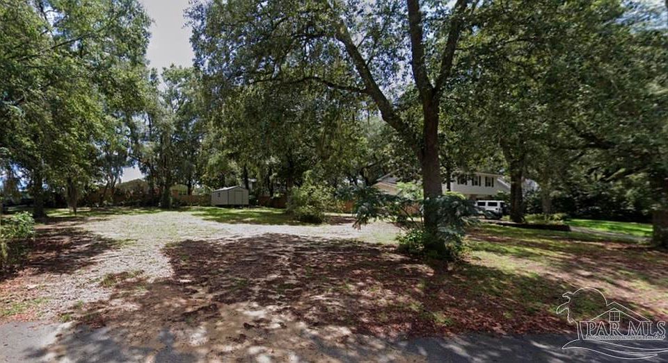 1st image of Lakewood Dr