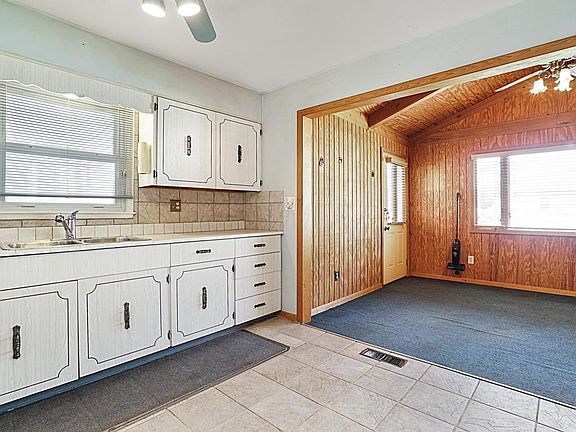 5th image of 2290 Ashley Dr