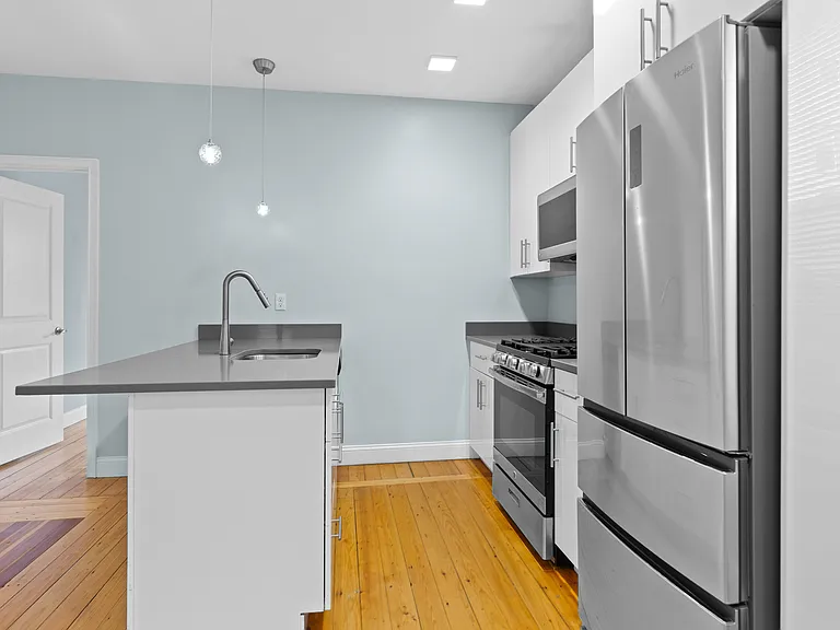 18 Trenton St — Photo 4