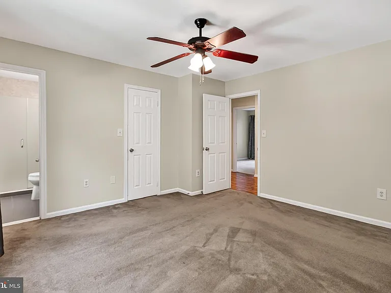 5719 Oakshore Ct — Photo 23