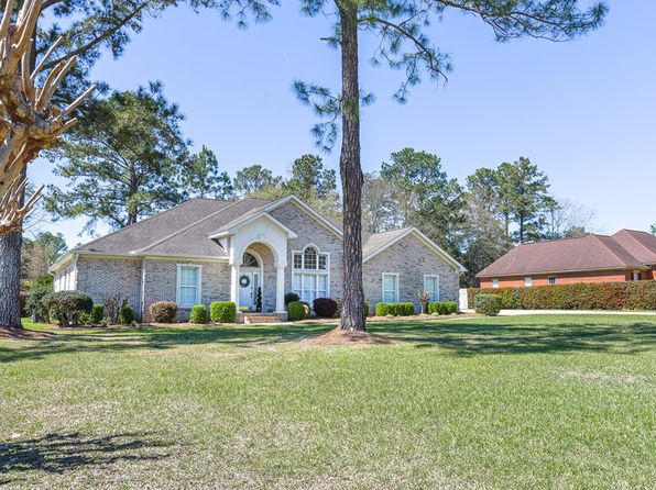 323 Stonegate Dr, Dothan, AL 36305