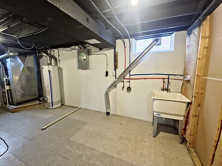28919 Hughes St — Photo 23