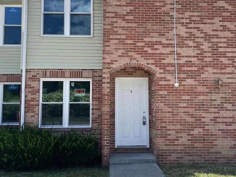 49 Woodson Court — Photo 1
