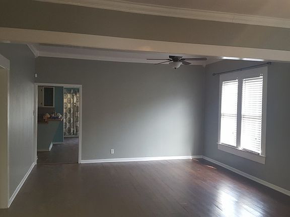 3rd image of 639 Clarence St