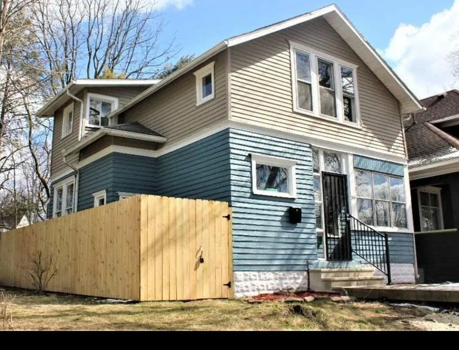 744 Portage Ave