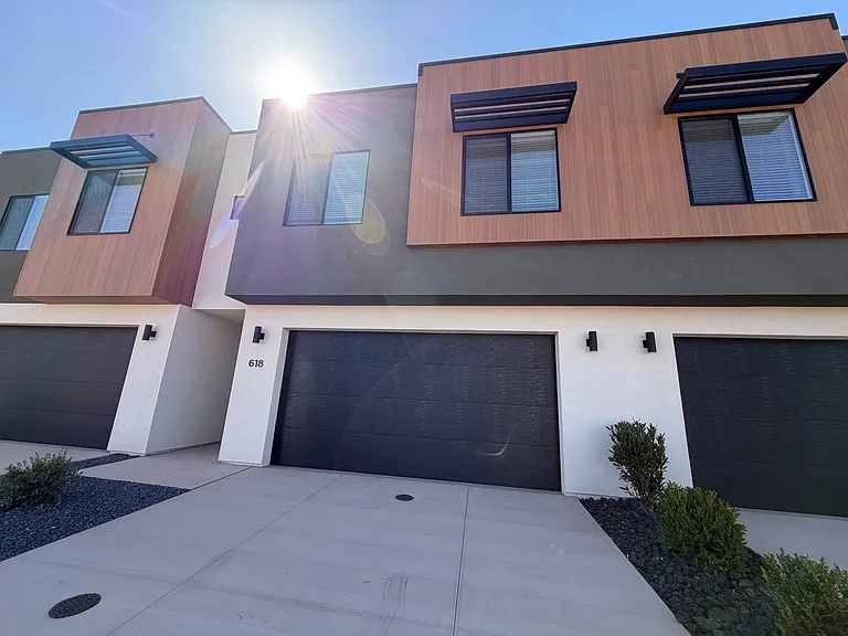 618 E Hemsworth Ln — Photo 33