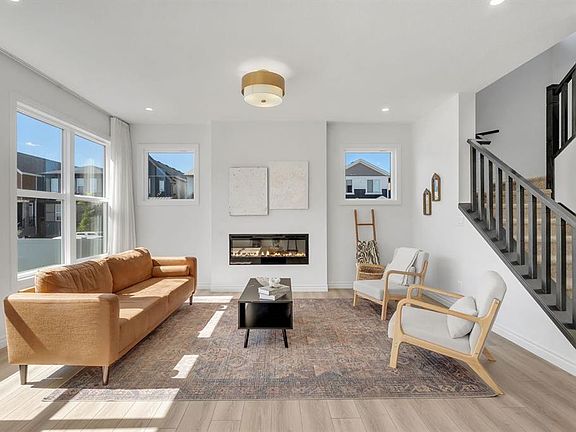 3rd image of 75 NE Setonstone Row SE