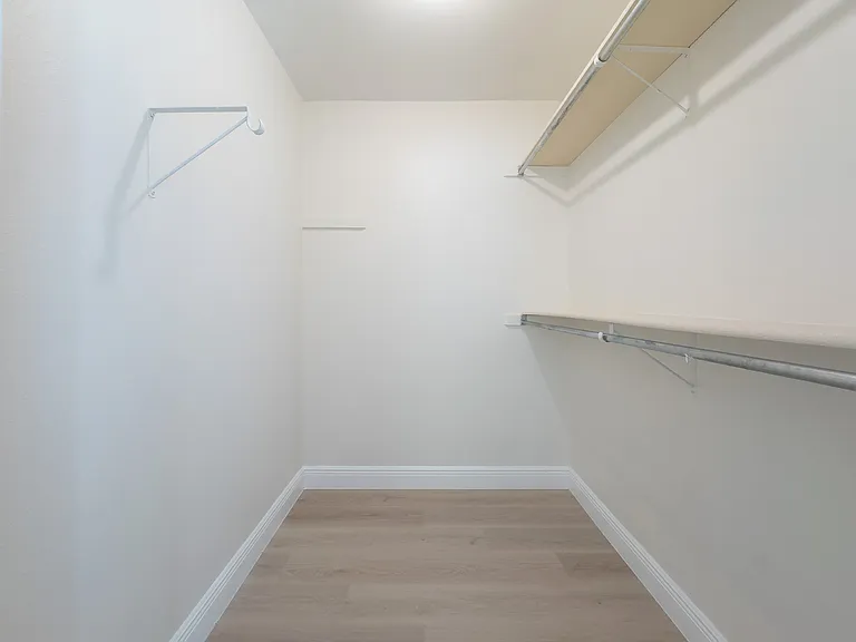 2927 Burnt Oak St — Photo 10