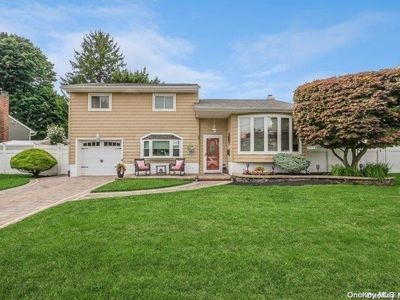 267 N Kentucky Avenue, Massapequa, NY, 11758
