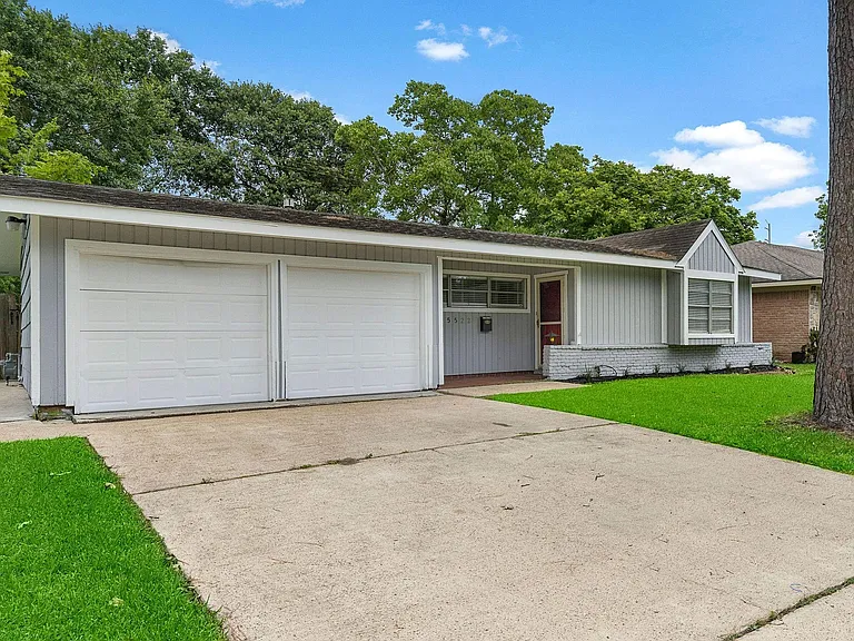 5522 Ariel St — Photo 1