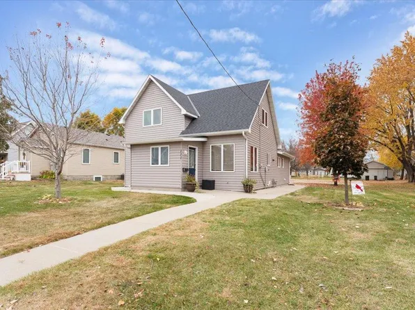 111 3rd St SE, Melrose, MN 56352