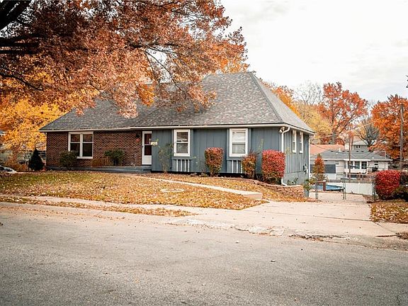 3rd image of 705 N Dakota Dr