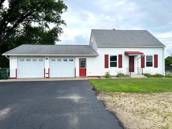 125 County Road V S, Cazenovia, WI 53924