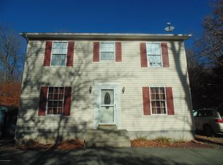 121 Amanda Ln, Tobyhanna, PA 18466