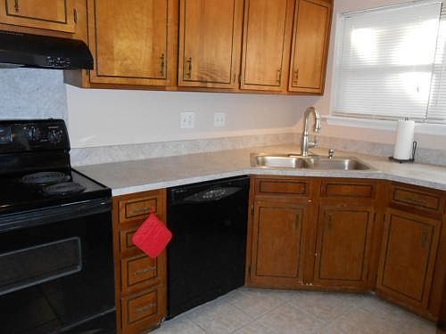 3rd image of 6707 Trammel Ln