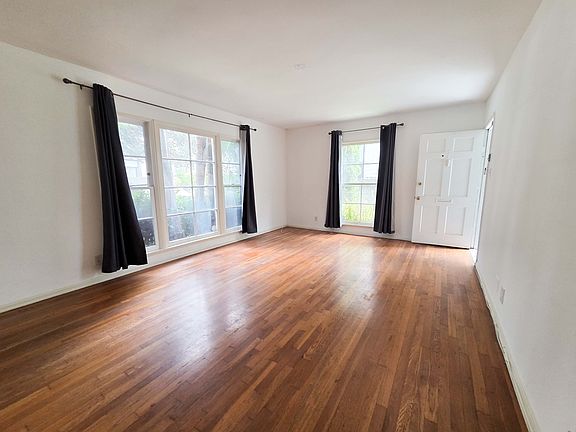 Living room opposite view