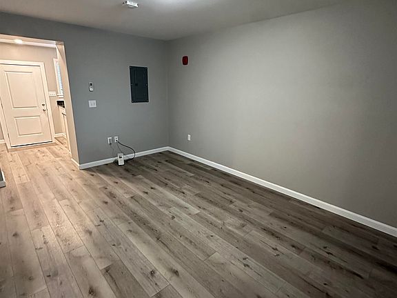 4th image of 24 Monarch Way #107