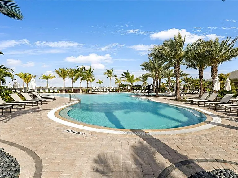 12361 Canal Grande Dr — Photo 41