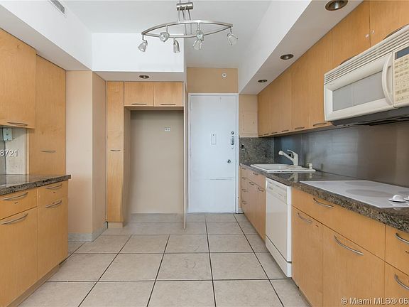 4th image of 5055 Collins Ave APT 2H
