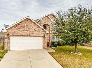 16 Lucas Ln, Edgecliff Village, TX 76134